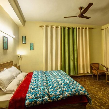 Kalinga Grand Hotel Manāli Kültér fotó