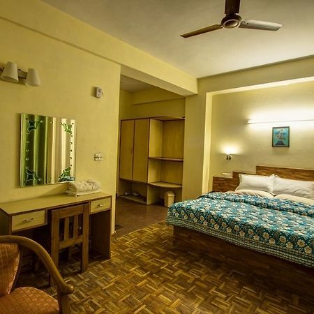 Kalinga Grand Hotel Manāli Kültér fotó