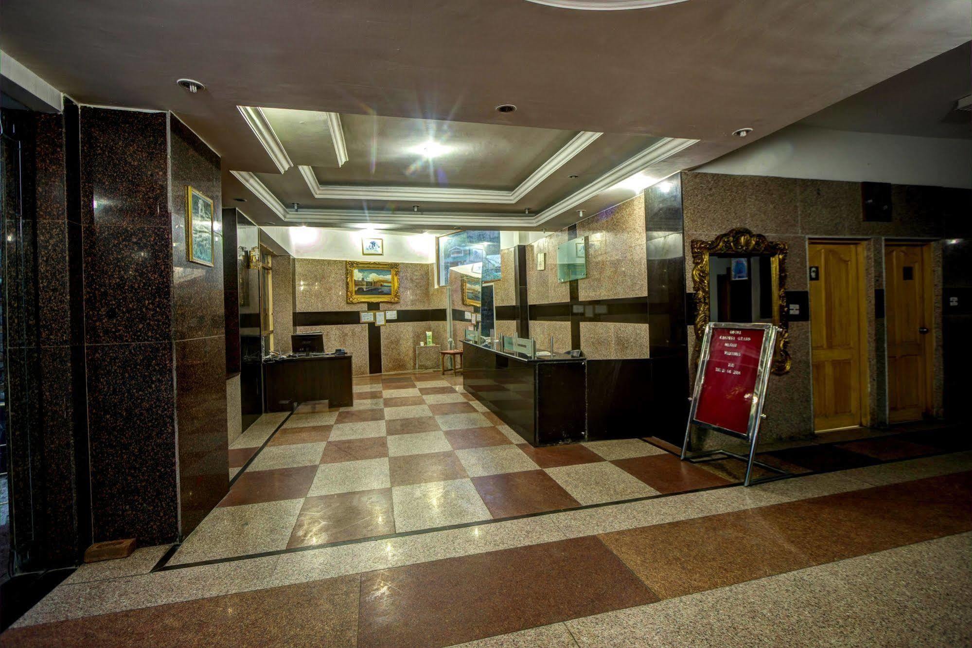 Kalinga Grand Hotel Manāli Kültér fotó