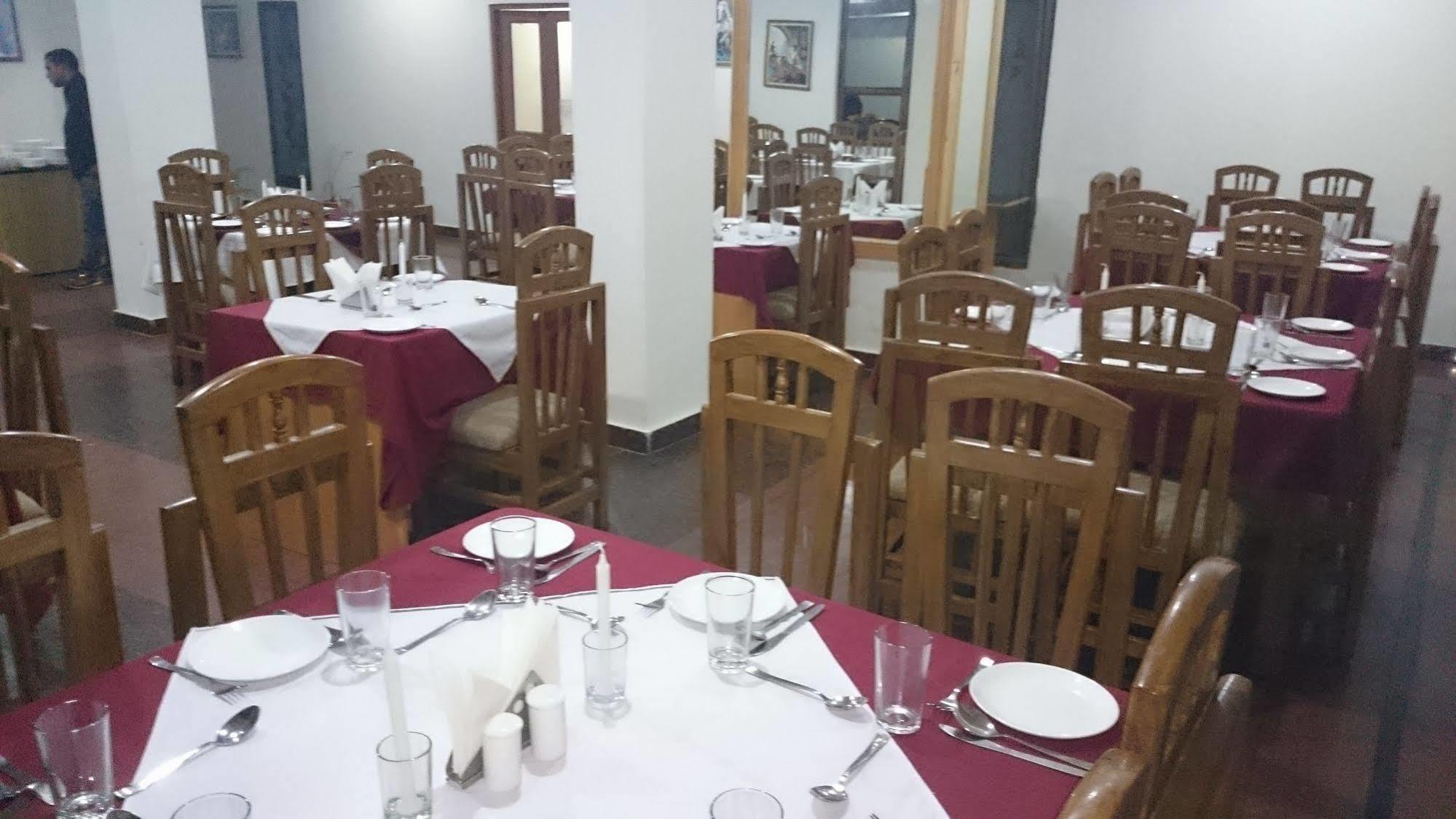 Kalinga Grand Hotel Manāli Kültér fotó